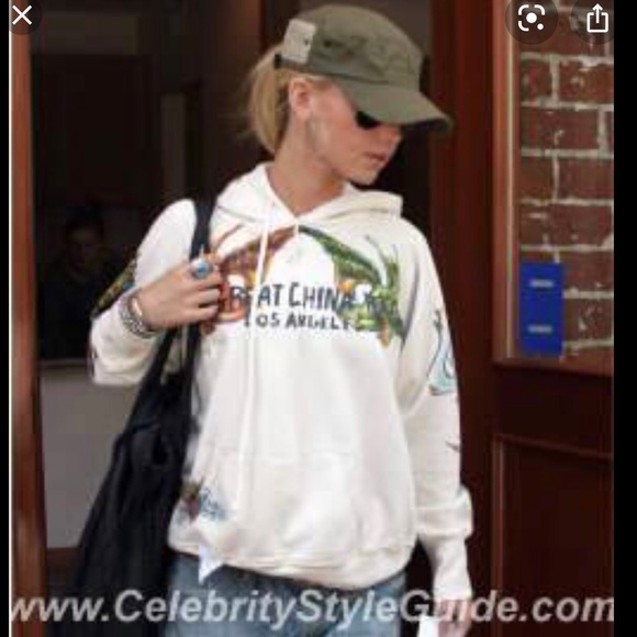 ISO D & G Cap Aso Jessica Simpson - Picture 2 of 5